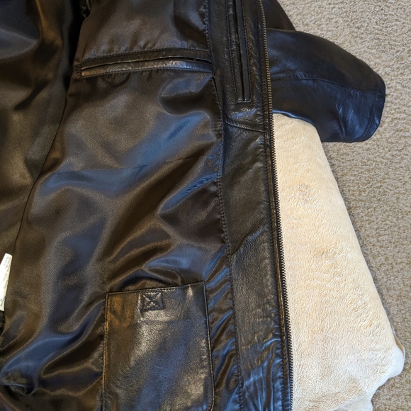 Men's Leather Coat - Picture 6 of 7